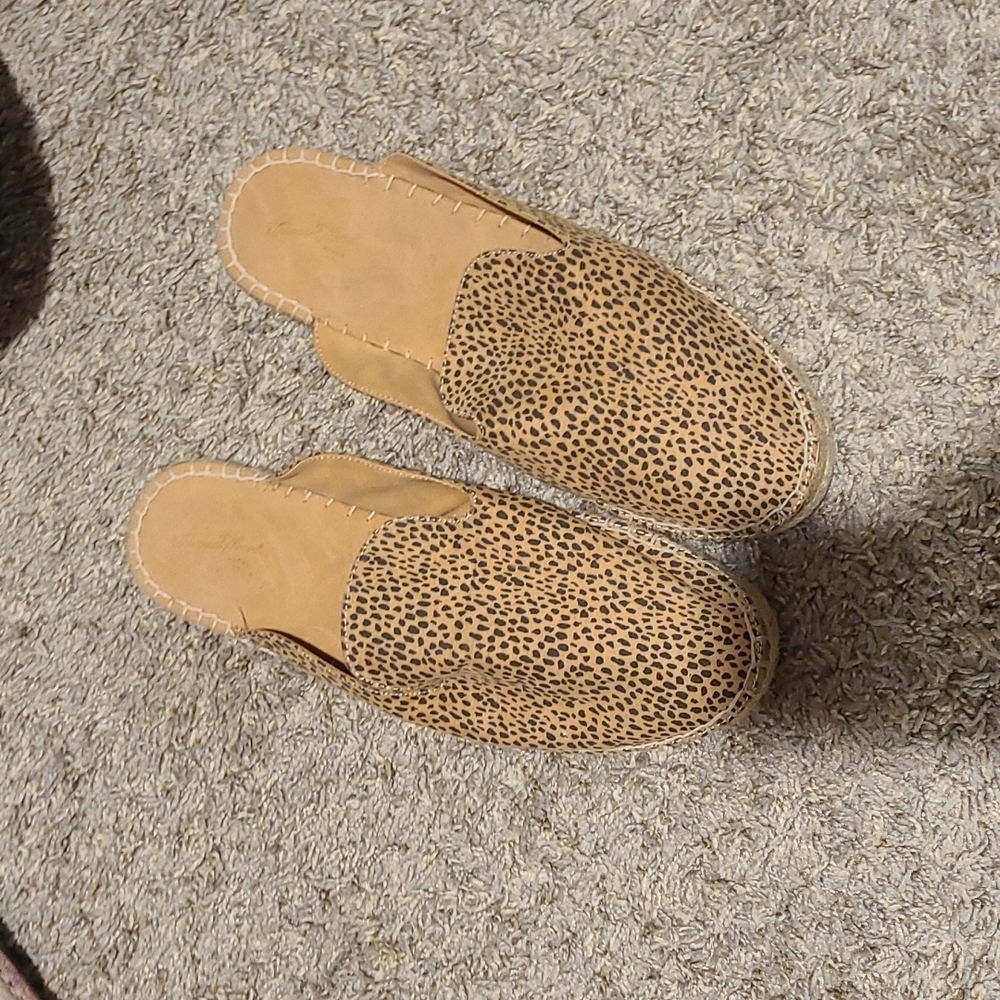 Shoes animal print clogs